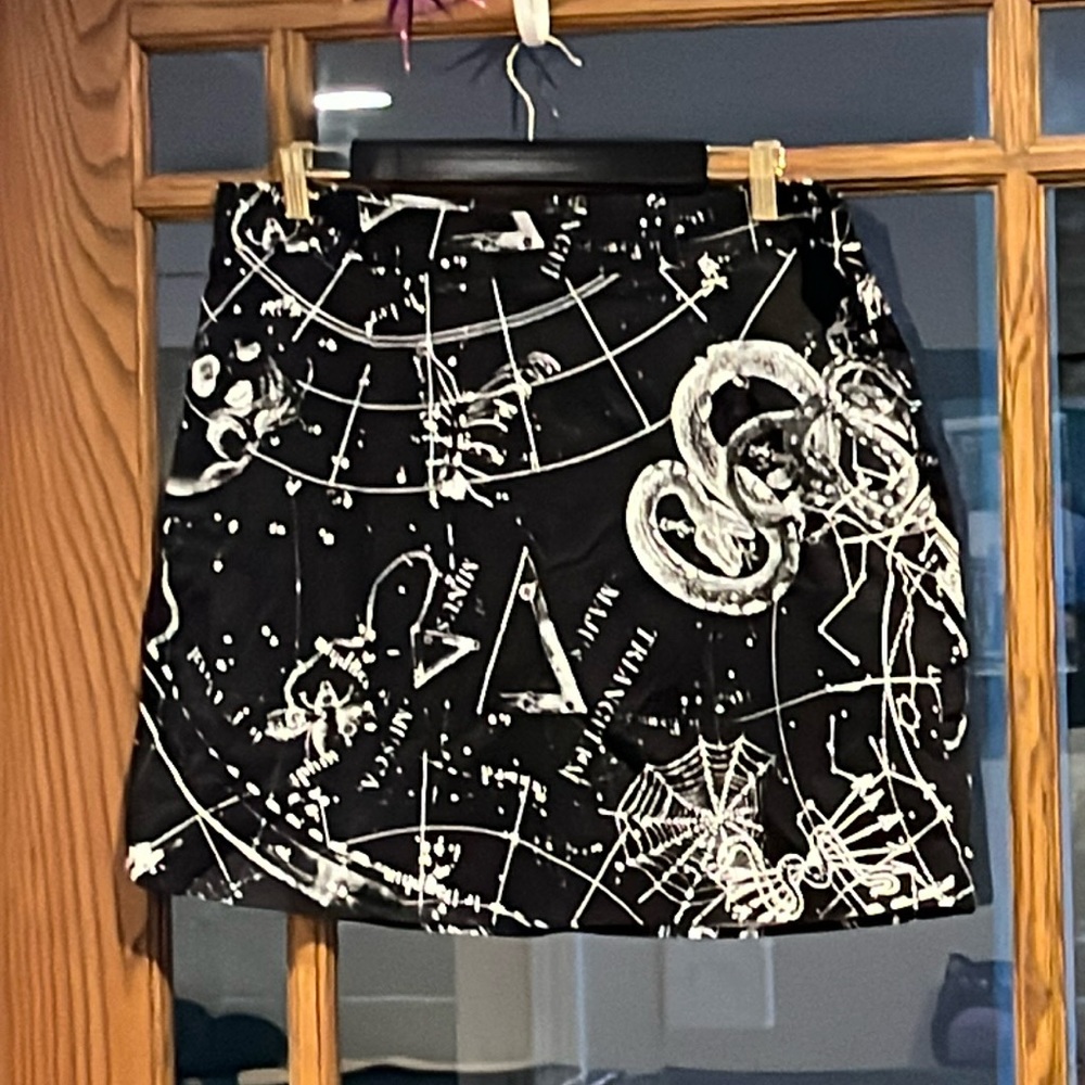 MIDNIGHT HOUR from HOT TOPIC | gothic skirt